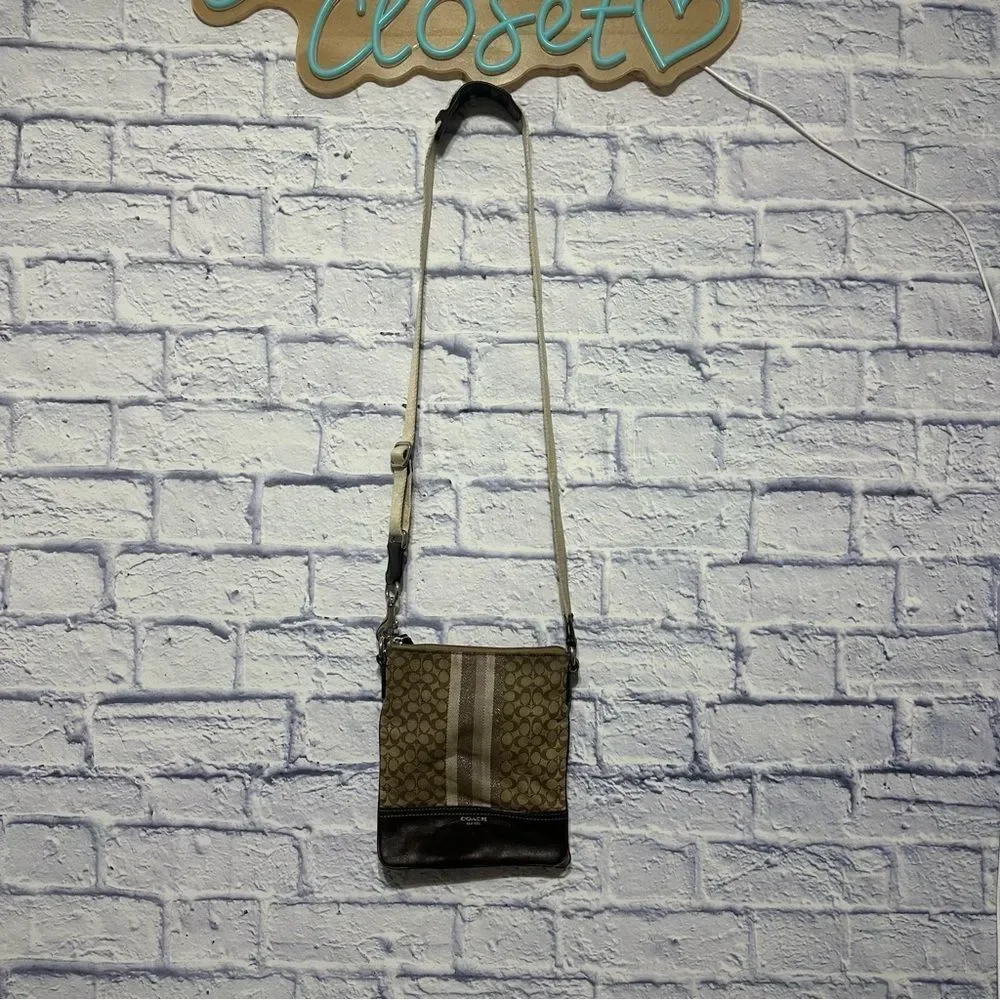 Coach signature swing n crossbody brown bag